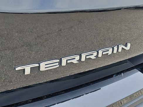 Used 2024 GMC Terrain SLE AWD/4WD image 32