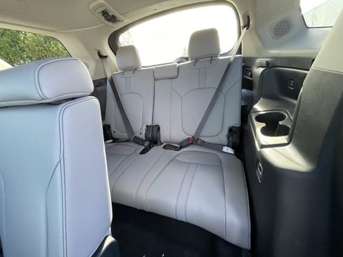 New 2025 Honda Pilot Touring image 24