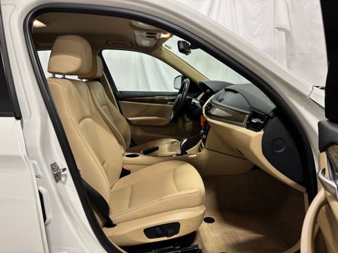 Used 2015 BMW X1 sDrive28i image 15