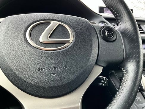 Used 2015 Lexus CT 200h image 21