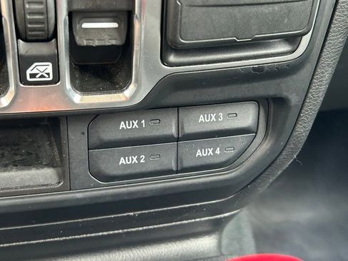 Used 2022 Jeep Gladiator Sport AWD/4WD image 27