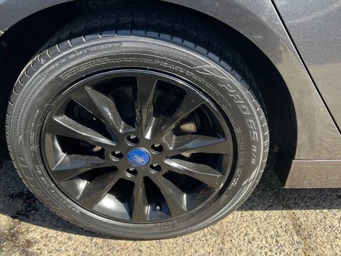 Used 2017 Ford Fusion SE image 31