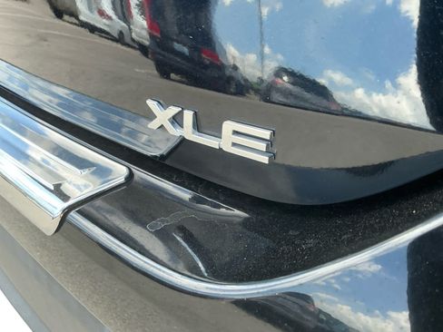 Used 2023 Toyota Highlander XLE FWD image 18