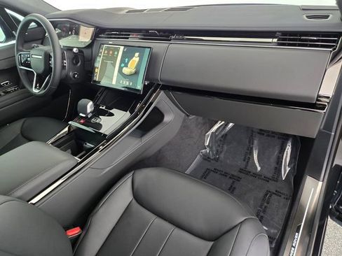 New 2026 Land Rover Range Rover Sport SE AWD/4WD image 18