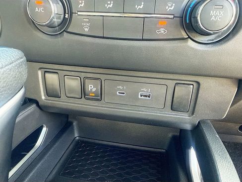 Certified 2024 Nissan Frontier SV w/ Technology Package image 34