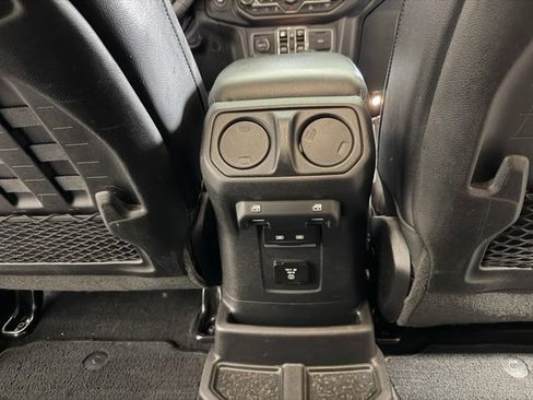 Used 2022 Jeep Wrangler Unlimited Rubicon 4xe w/ Cold Weather Group AWD/4WD image 32