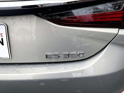 Used 2024 Lexus ES 350 w/ Premium Package image 23