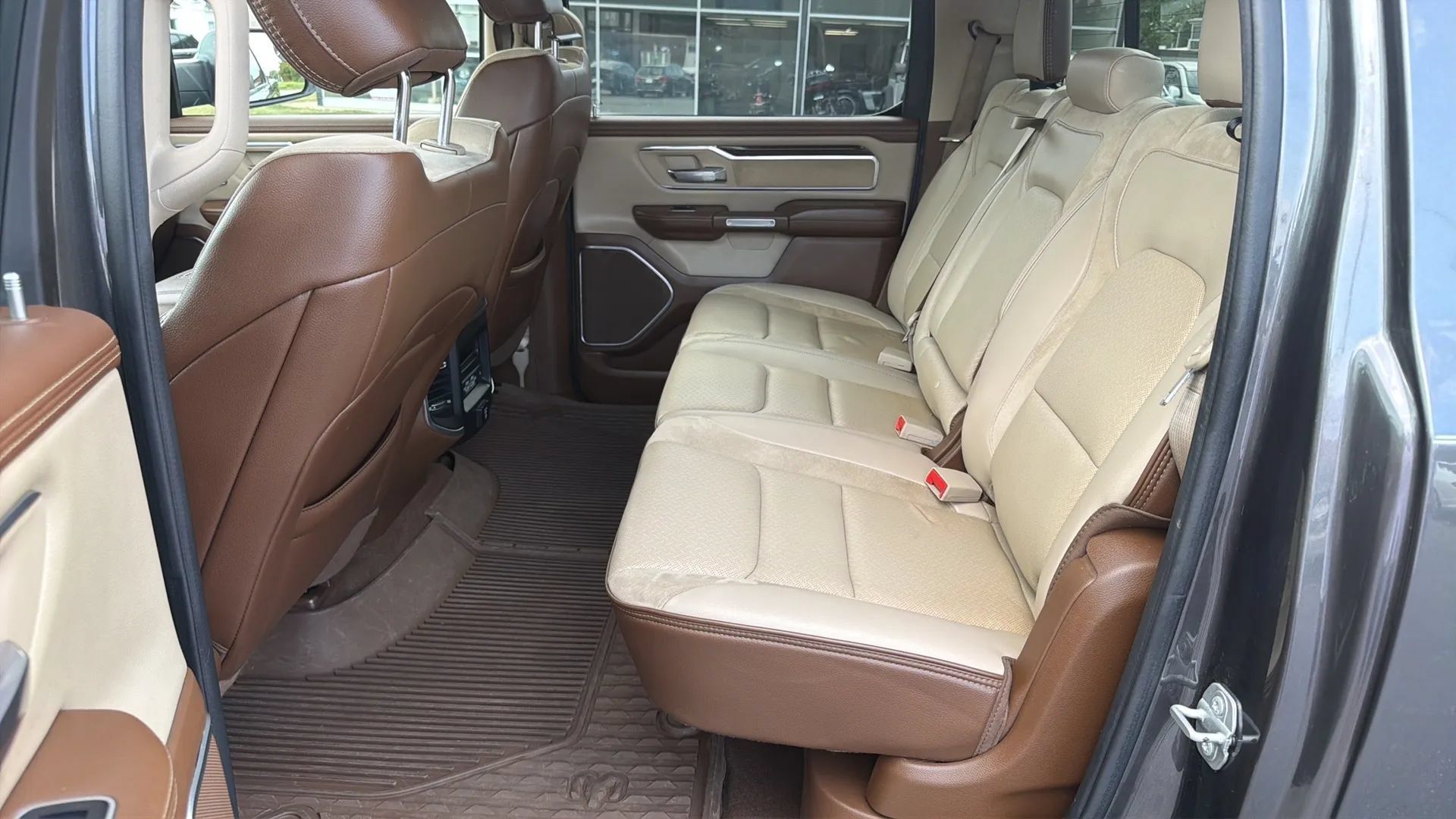 Used 2021 RAM 1500 Laramie AWD/4WD image 21