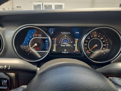 Used 2023 Jeep Gladiator Sport AWD/4WD image 19
