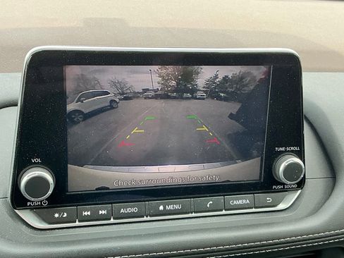 Used 2023 Nissan Rogue SV w/ SV Premium B Package image 13