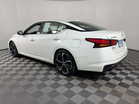 Used 2024 Nissan Altima 2.5 SR image 2
