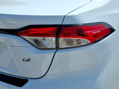 Used 2025 Toyota Corolla LE FWD image 13