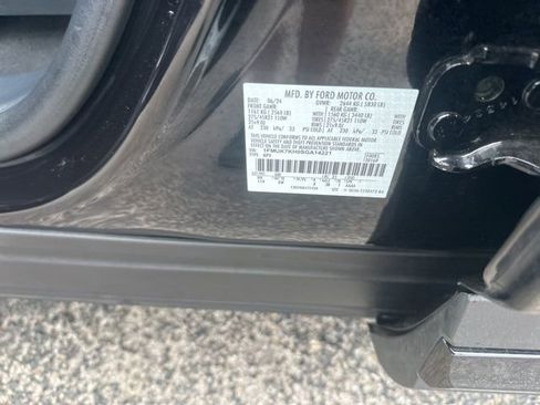 Used 2025 Ford Explorer ST-Line w/ Premium Package image 38