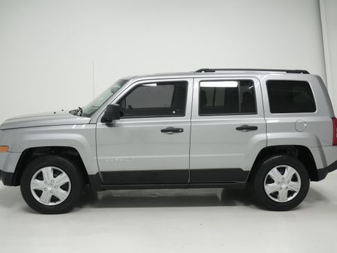 Used 2016 Jeep Patriot Sport image 7