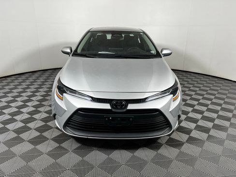 Used 2024 Toyota Corolla LE FWD image 2
