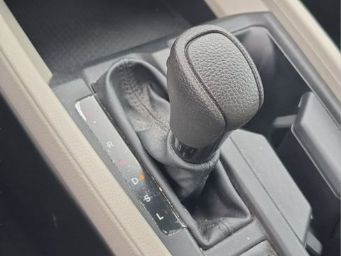Certified 2025 Honda Accord LX image 15
