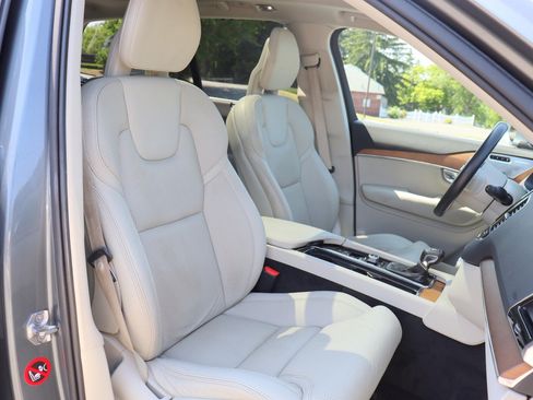Used 2017 Volvo XC90 T6 Inscription w/ Vision Package AWD/4WD image 19