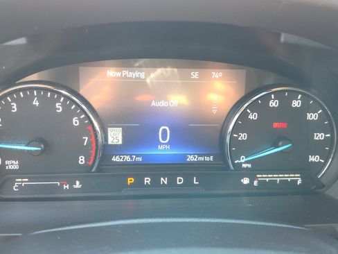 Used 2022 Ford Explorer XLT w/ Equipment Group 202A AWD/4WD image 11