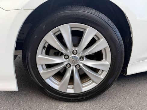 Used 2011 INFINITI M37 w/ Deluxe Touring Pkg RWD image 11