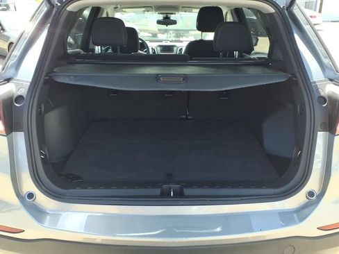 Used 2023 Chevrolet Equinox LS FWD image 7
