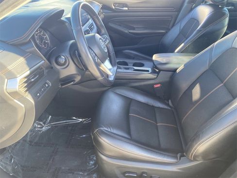 Used 2021 Nissan Altima 2.5 SR w/ SR Premium Package image 17