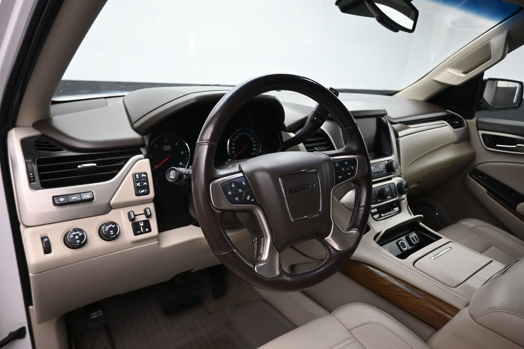 Used 2019 GMC Yukon XL Denali w/ Denali Ultimate Package AWD/4WD image 14