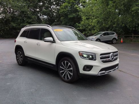 Used 2021 Mercedes-Benz GLB 250 image 3