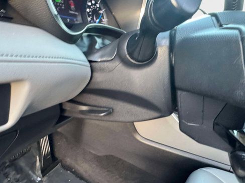 Used 2021 Toyota Highlander XLE image 22