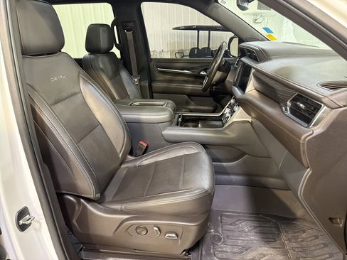 Used 2022 GMC Yukon Denali AWD/4WD image 14