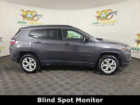 Used 2024 Jeep Compass Latitude AWD/4WD image 10