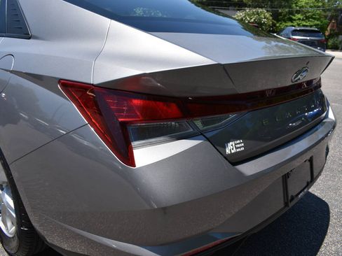 Used 2023 Hyundai Elantra SE FWD image 31