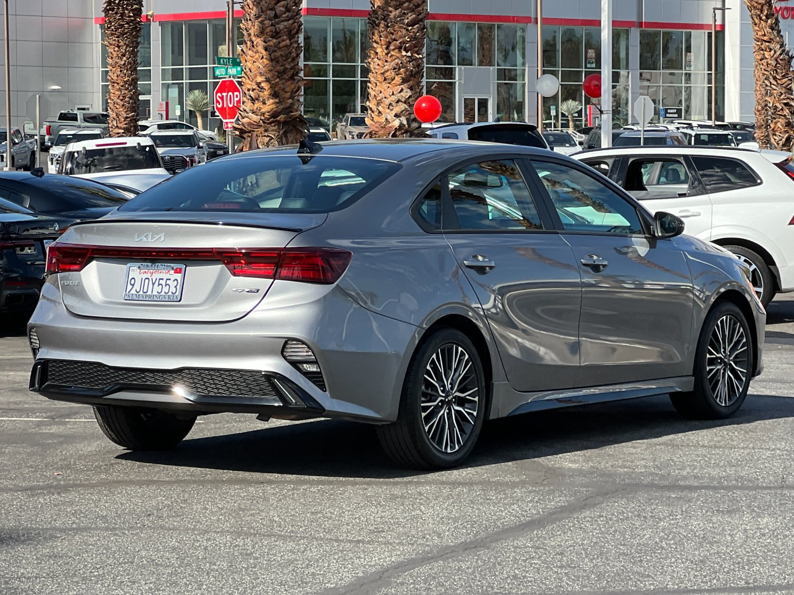 Used 2023 Kia Forte GT-Line w/ GT-Line Technology Package FWD image 3
