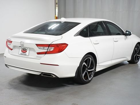 Used 2018 Honda Accord Sport image 8