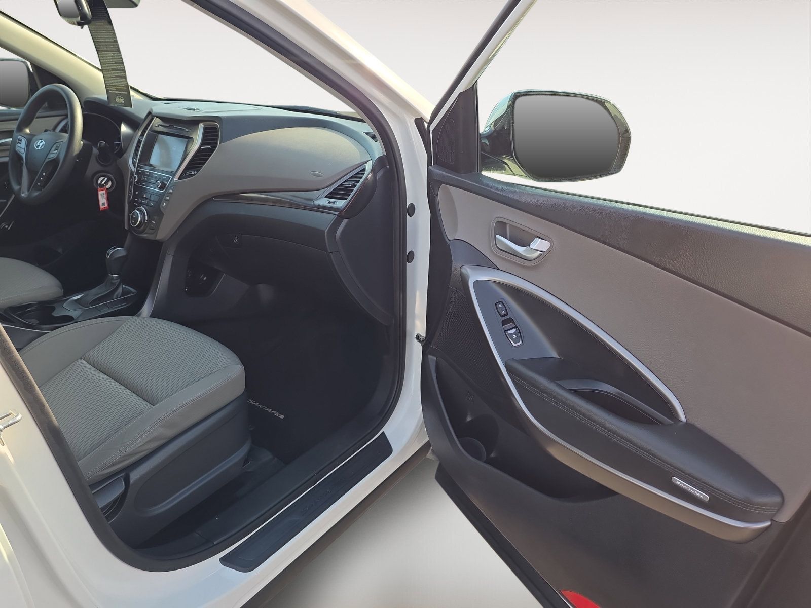 Used 2019 Hyundai Santa Fe XL SE FWD image 9