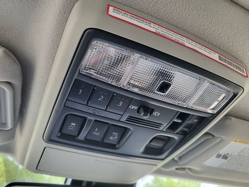 Used 2024 Toyota 4Runner Limited AWD/4WD image 23