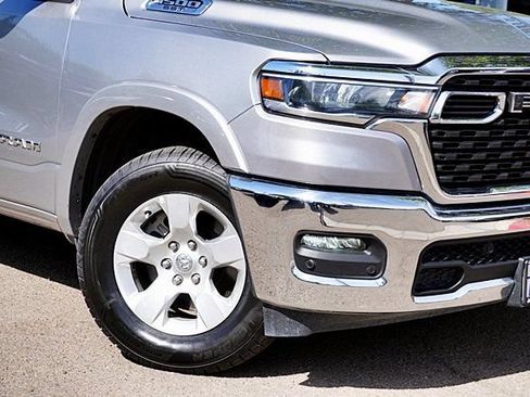 Used 2025 RAM 1500 Big Horn AWD/4WD image 4