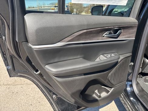 New 2026 Jeep Grand Cherokee Altitude image 25