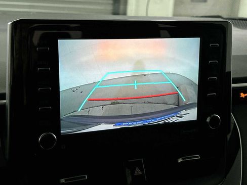 Used 2021 Toyota Corolla SE w/ SE Premium Package image 23