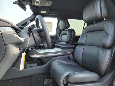 New 2025 Lincoln Navigator Reserve w/ Jet Appearance Package image 19