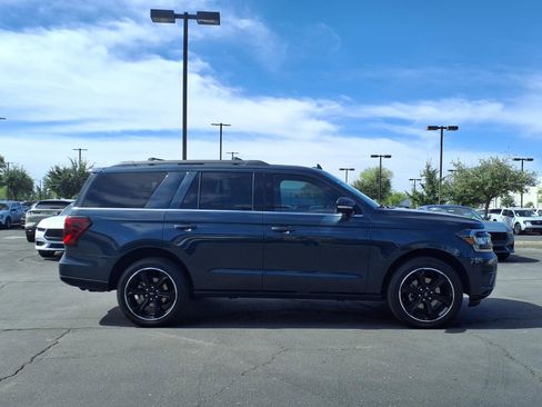 Certified 2024 Ford Expedition Limited AWD/4WD image 7