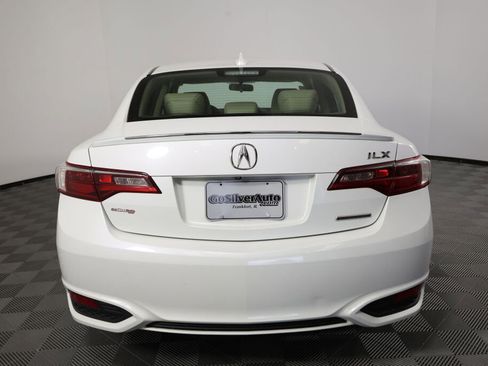 Used 2018 Acura ILX w/ Special Edition Package FWD image 3