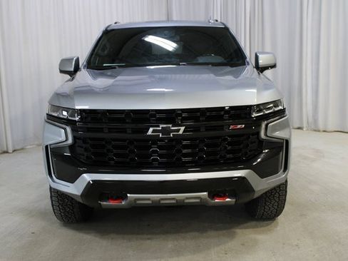 Used 2023 Chevrolet Suburban Z71 w/ Luxury Package image 2