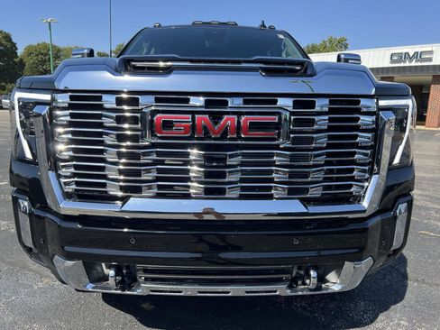 New 2026 GMC Sierra 2500 Denali w/ Denali Reserve Package image 15
