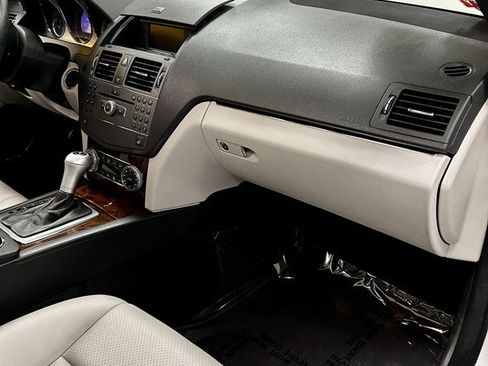 Used 2010 Mercedes-Benz C 300 Sedan image 11
