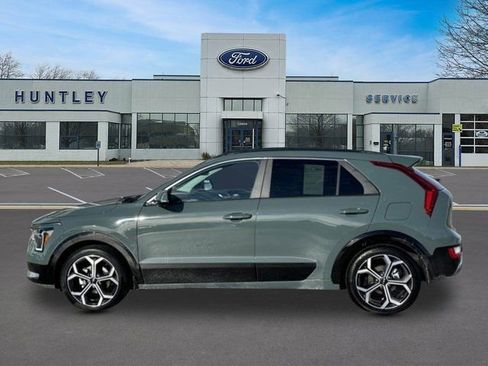 Used 2024 Kia Niro EX Touring image 7