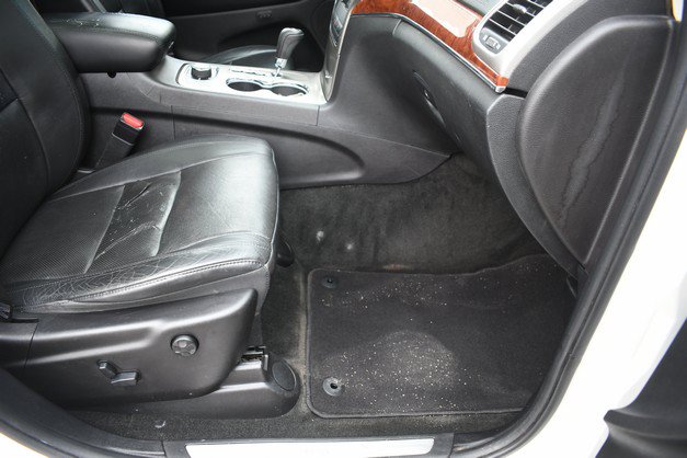 Used 2012 Jeep Grand Cherokee Limited w/ Luxury Group II AWD/4WD image 26