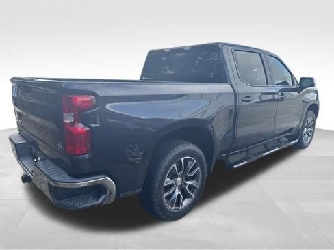 Used 2022 Chevrolet Silverado 1500 LT AWD/4WD image 8
