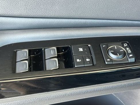 Used 2025 Lexus ES 300h w/ Premium Package FWD image 13