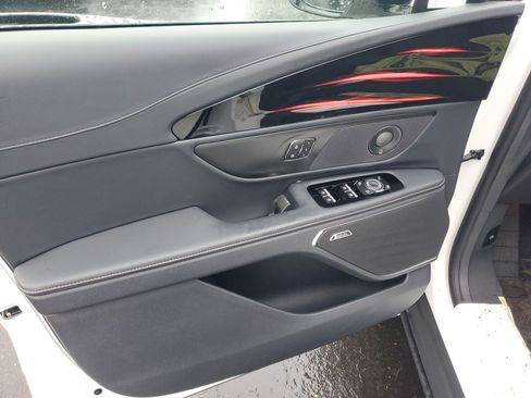 New 2026 Lincoln Nautilus Reserve image 8