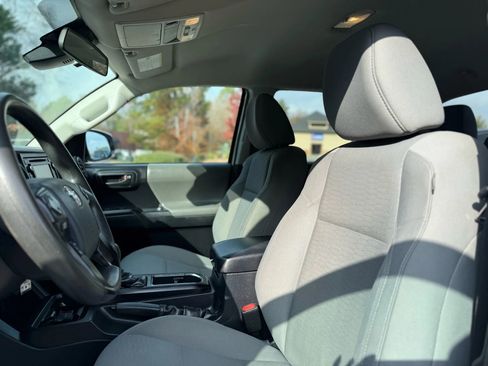 Used 2019 Toyota Tacoma SR w/ SR Convenience Package image 15